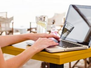 Read more about the article Internet Hotel Andal di Pangandaran: Ini Alasan Hotel-Hotel Besar Pilih Wireka Teknologi