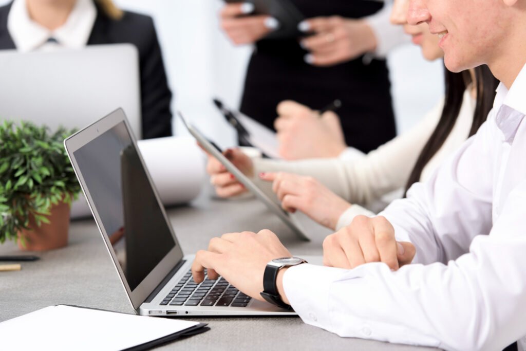 Solusi Internet Corporate di Pangandaran: Mengapa Wireka Connect Adalah Mitra Terbaik Bisnis Anda